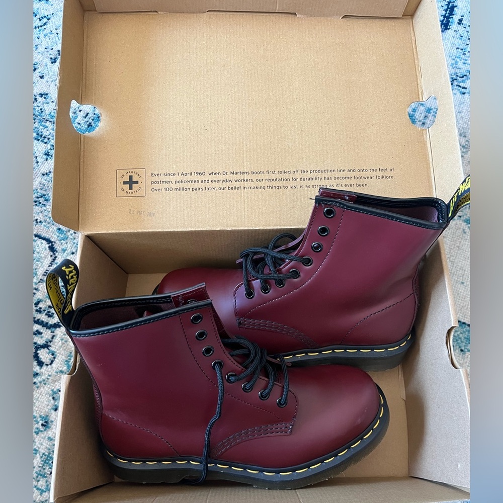 Doc Martens - Picture 6 of 7
